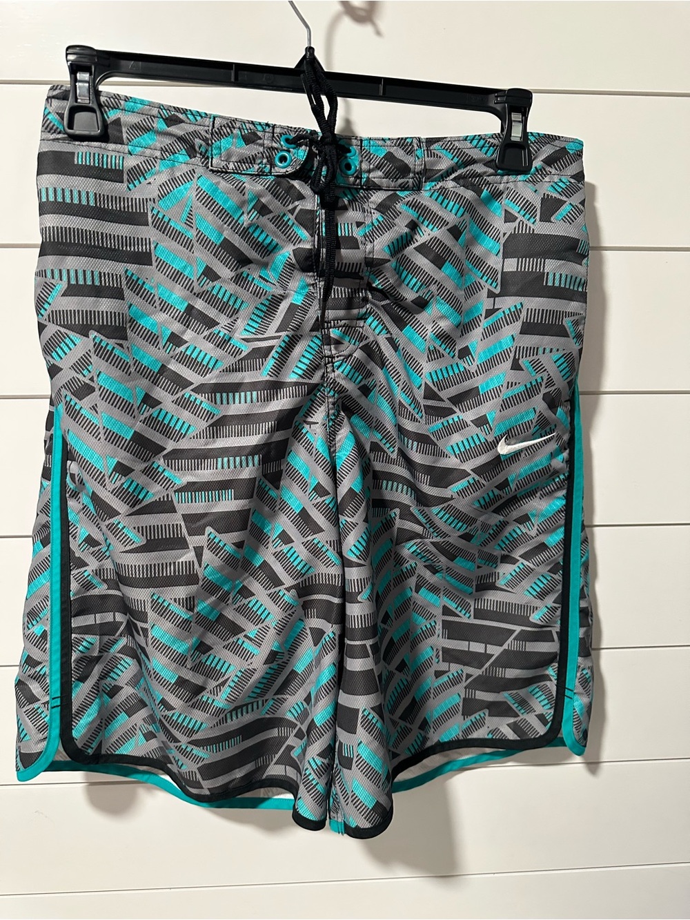 Nike Men’s Gray & Teal Geometric Swim Trunks